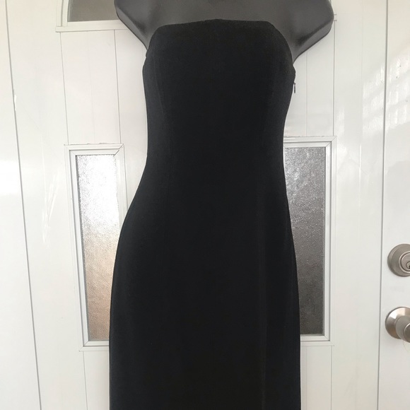 Black Dress - Picture 2 of 4